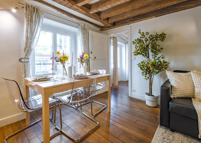 6 Guests Charme Opera De * パリ