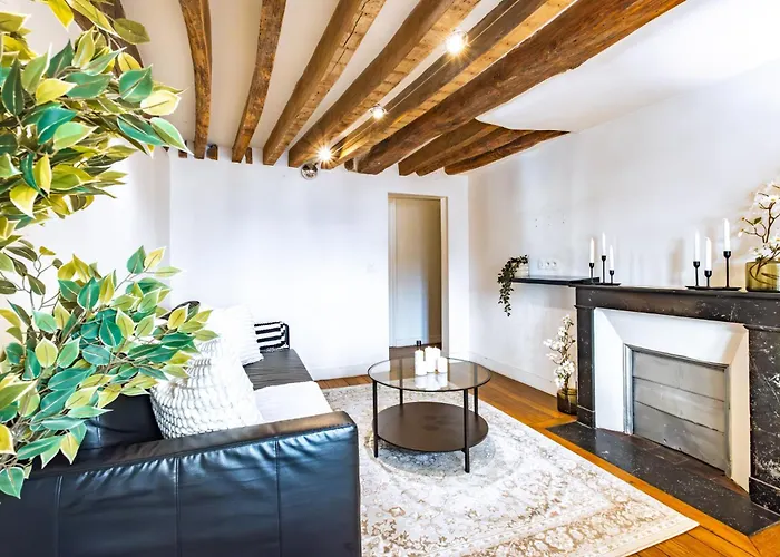 6 Guests Charme Opera De Apartman *